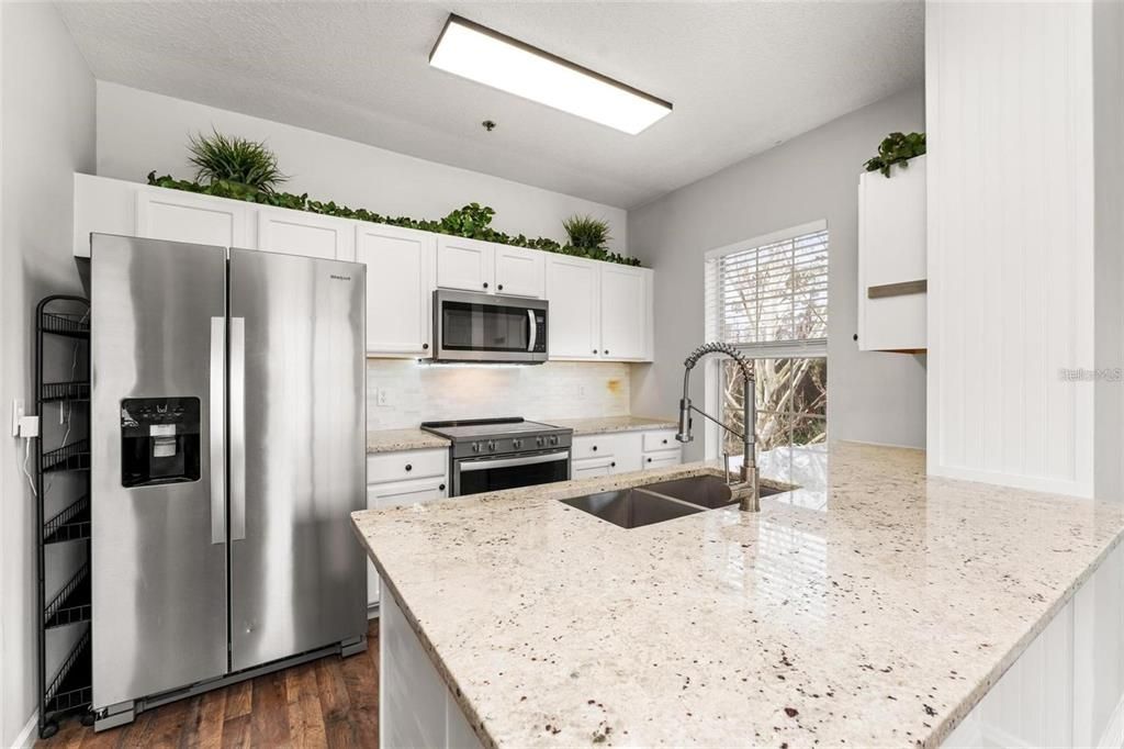 На продажу: $205,000 (3 спален, 2 ванн, 1405 Квадратных фут)