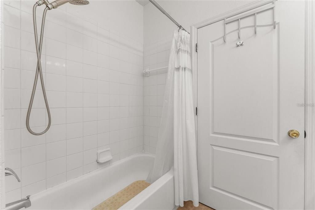 На продажу: $205,000 (3 спален, 2 ванн, 1405 Квадратных фут)