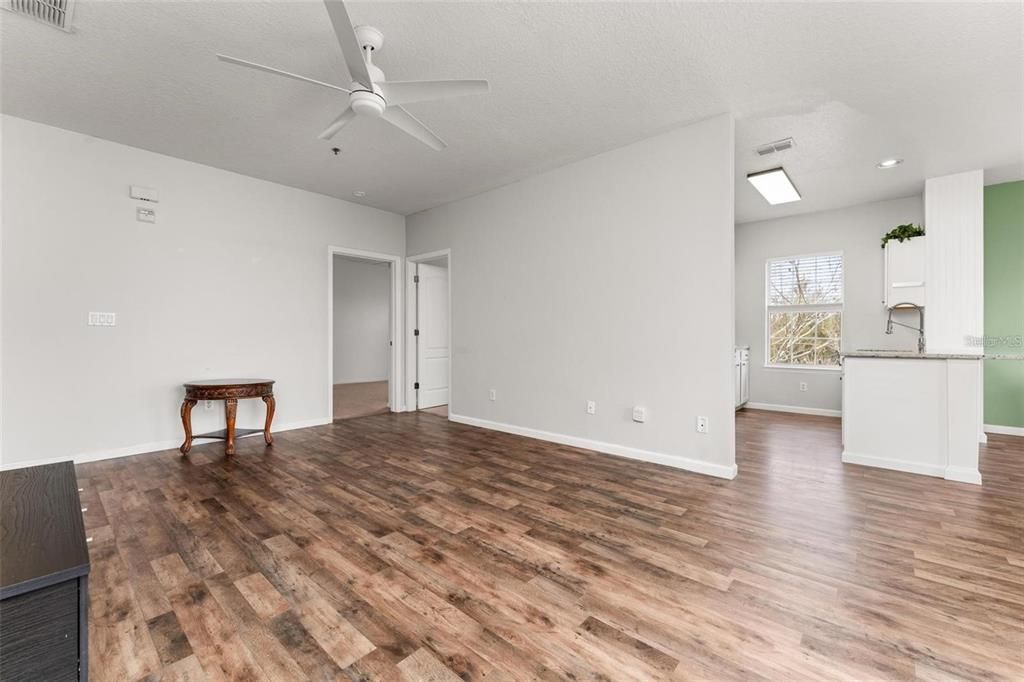 На продажу: $205,000 (3 спален, 2 ванн, 1405 Квадратных фут)