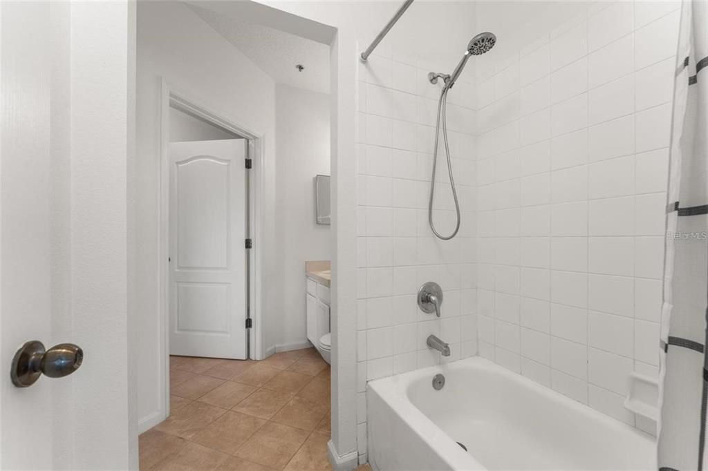 На продажу: $205,000 (3 спален, 2 ванн, 1405 Квадратных фут)