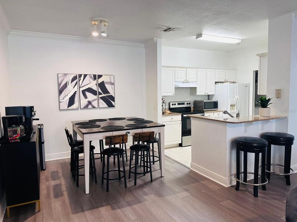 For Sale: $315,000 (3 beds, 2 baths, 1453 Square Feet)