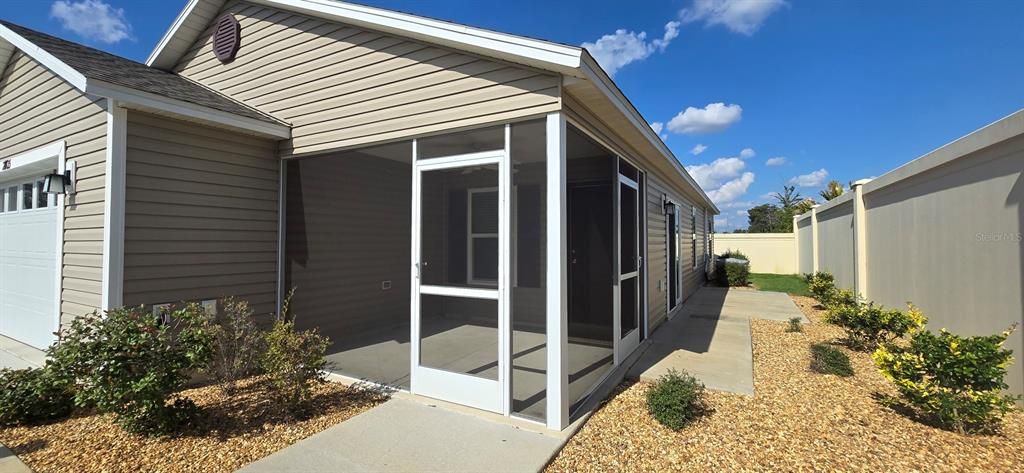 For Rent: $1,900 (2 beds, 2 baths, 1240 Square Feet)