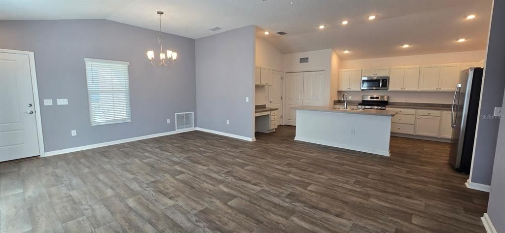 For Rent: $1,900 (2 beds, 2 baths, 1240 Square Feet)