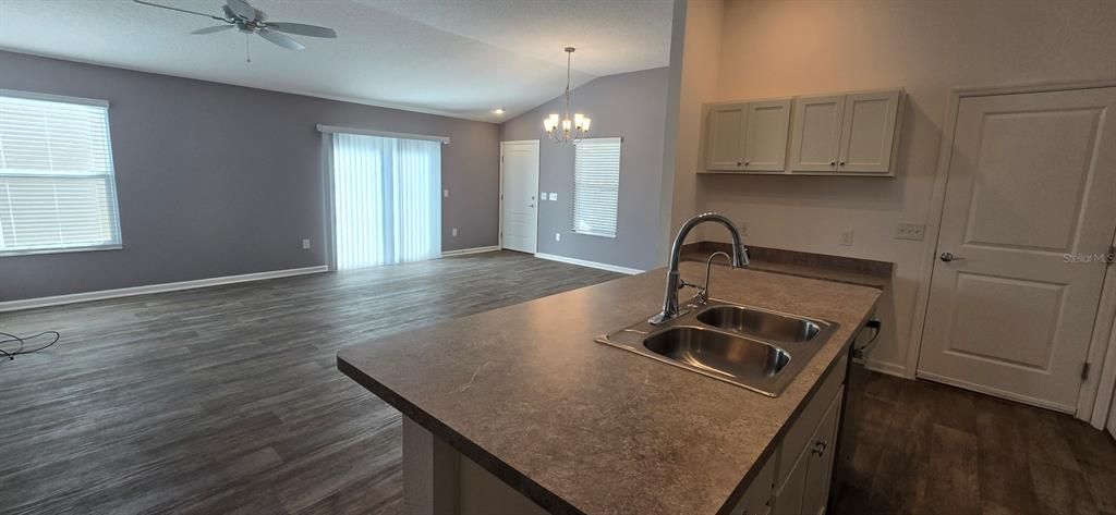 For Rent: $1,900 (2 beds, 2 baths, 1240 Square Feet)