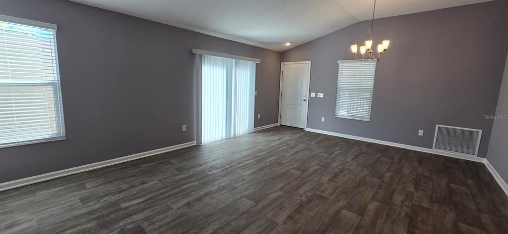 For Rent: $1,900 (2 beds, 2 baths, 1240 Square Feet)