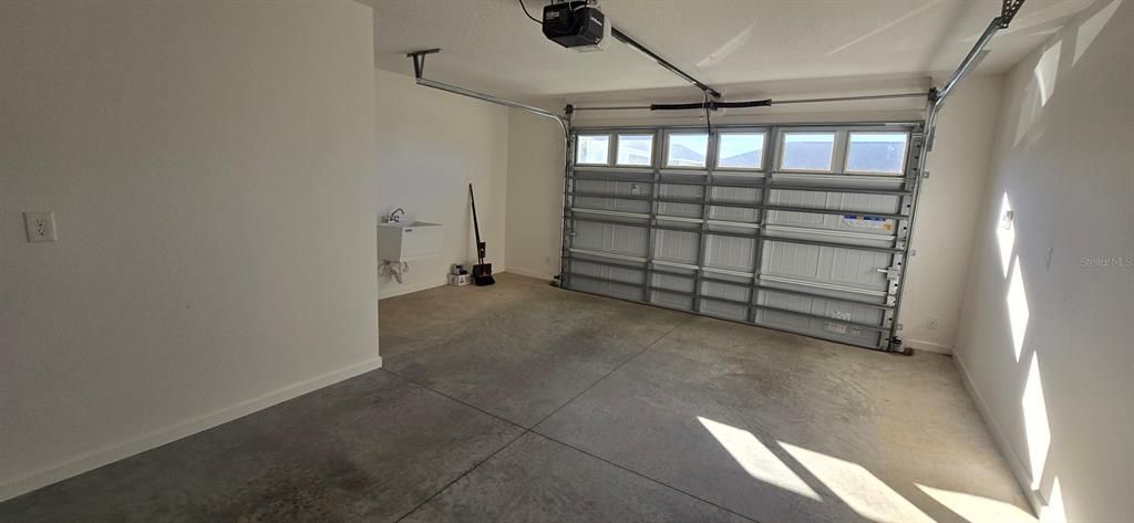 For Rent: $1,900 (2 beds, 2 baths, 1240 Square Feet)