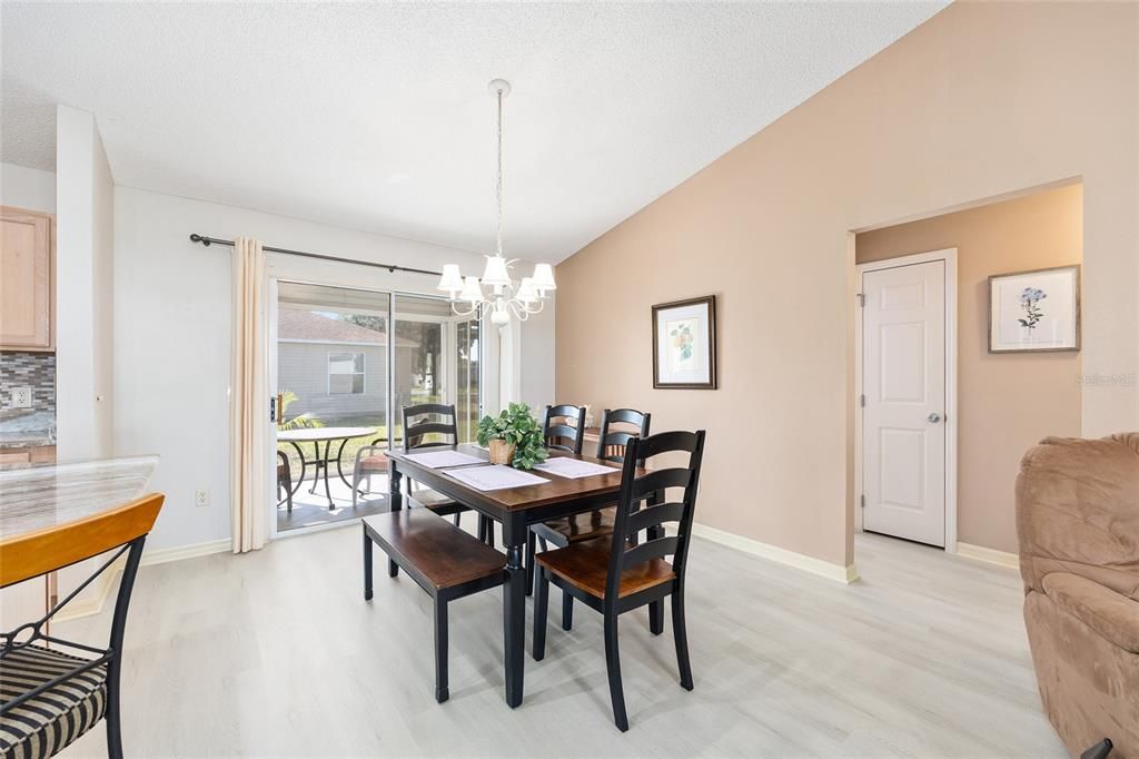 待售: $384,900 (3 贝兹, 2 浴室, 1392 平方英尺)