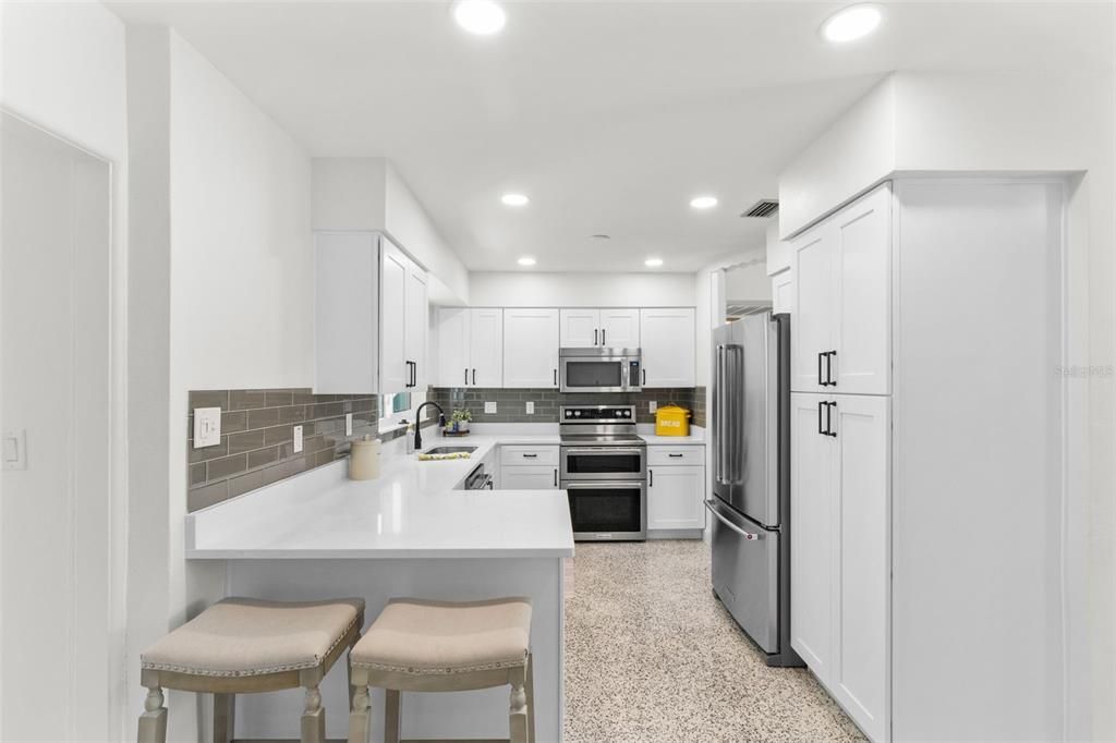 待售: $739,000 (4 贝兹, 0 浴室, 2286 平方英尺)