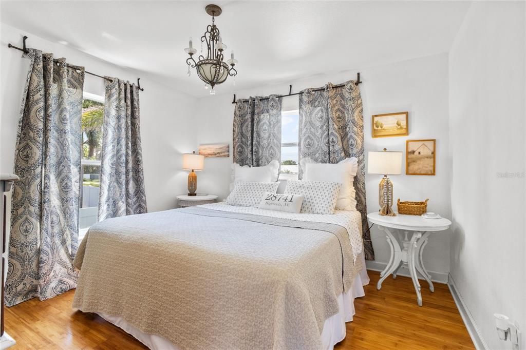 待售: $739,000 (4 贝兹, 0 浴室, 2286 平方英尺)