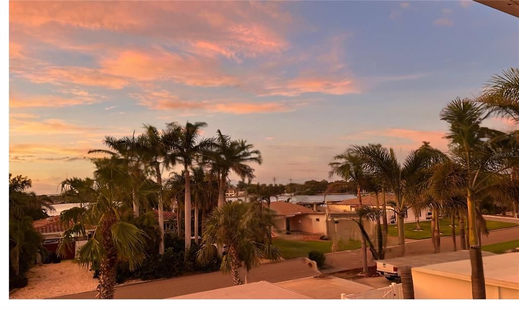 待售: $739,000 (4 贝兹, 0 浴室, 2286 平方英尺)