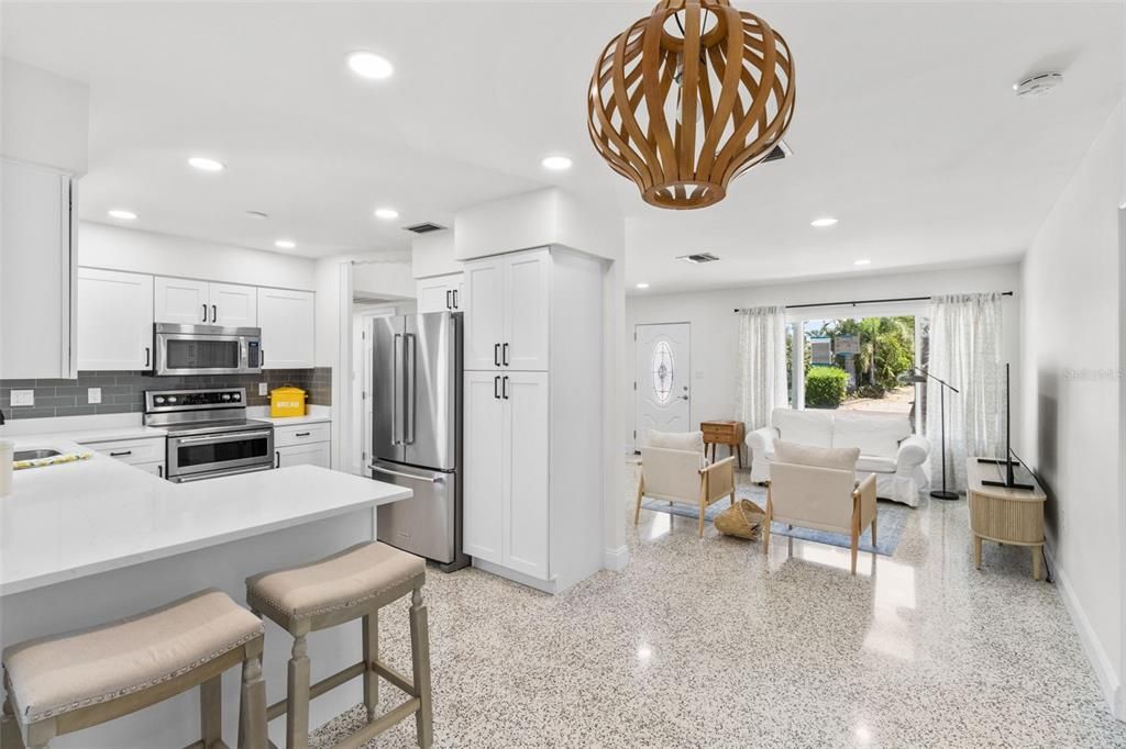 待售: $739,000 (4 贝兹, 0 浴室, 2286 平方英尺)