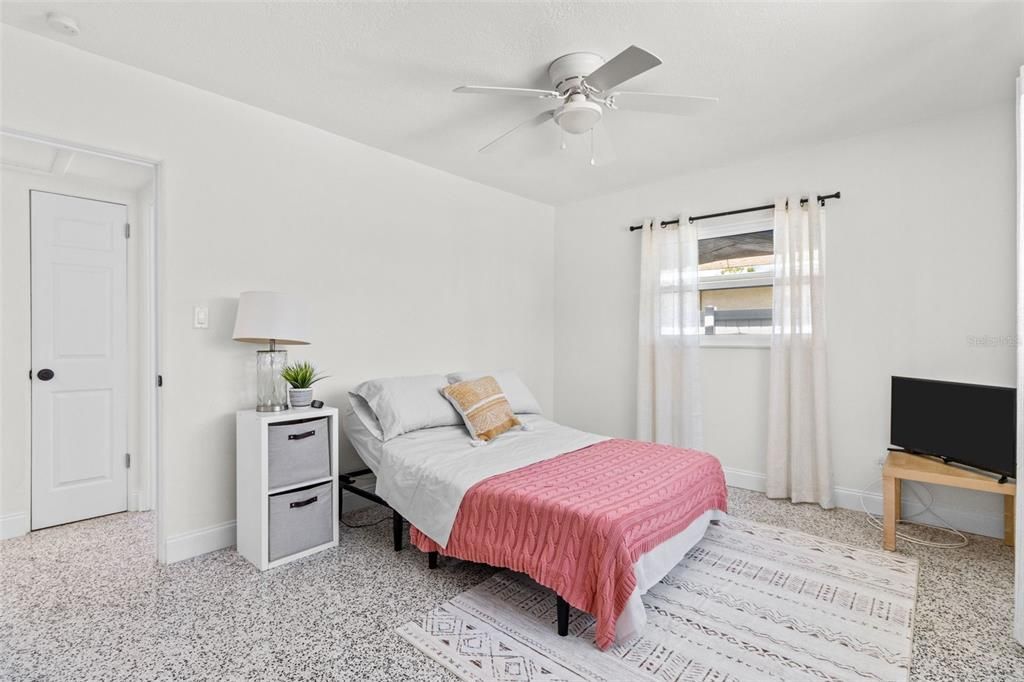 待售: $739,000 (4 贝兹, 0 浴室, 2286 平方英尺)