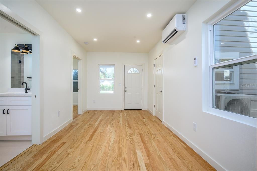 出租: $1,850 (2 贝兹, 1 浴室, 620 平方英尺)