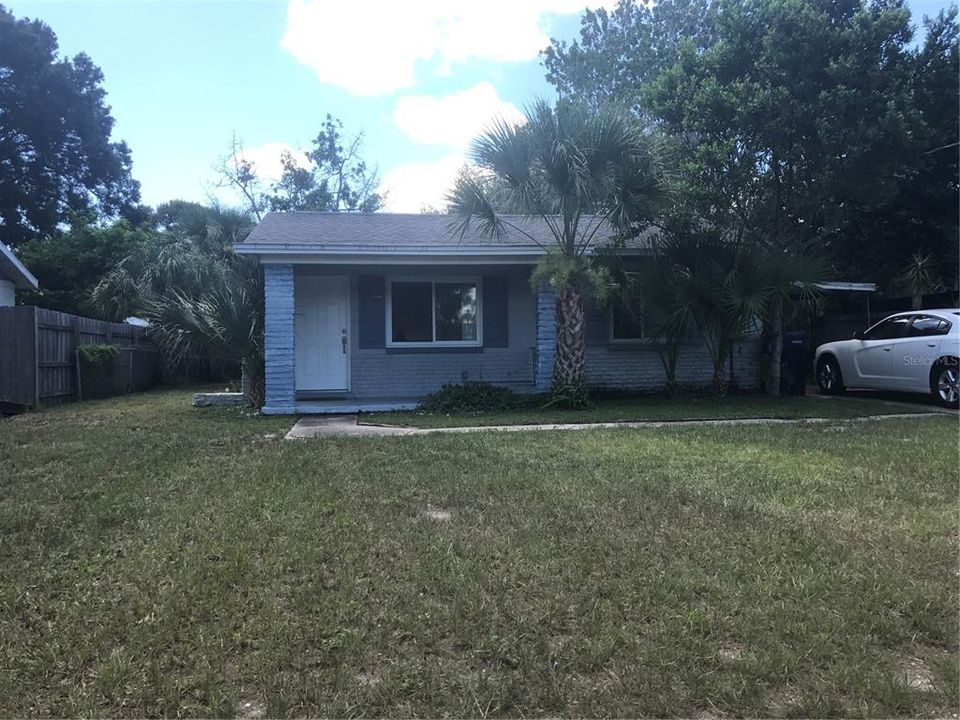 For Rent: $2,100 (2 beds, 1 baths, 940 Square Feet)