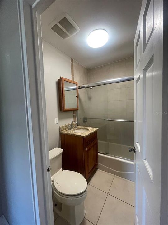 For Rent: $2,100 (2 beds, 1 baths, 940 Square Feet)