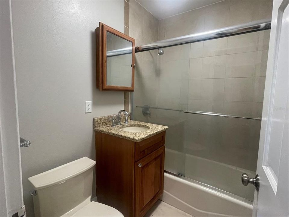 For Rent: $2,100 (2 beds, 1 baths, 940 Square Feet)