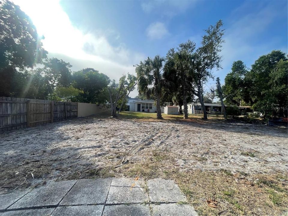 For Rent: $2,100 (2 beds, 1 baths, 940 Square Feet)