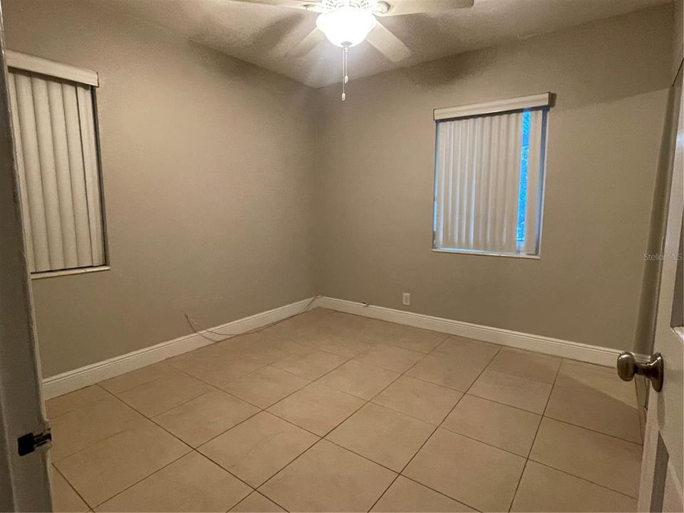 For Rent: $2,100 (2 beds, 1 baths, 940 Square Feet)