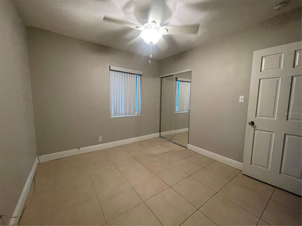 For Rent: $2,100 (2 beds, 1 baths, 940 Square Feet)