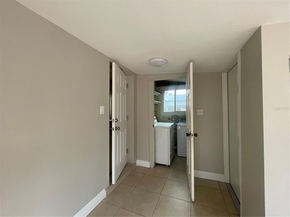 For Rent: $2,100 (2 beds, 1 baths, 940 Square Feet)