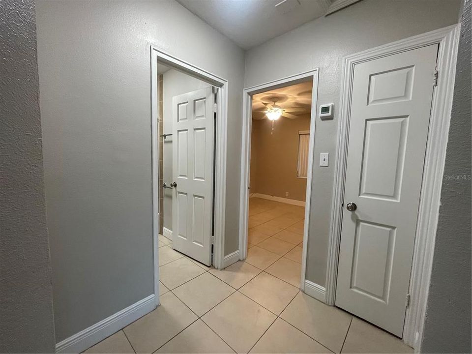 For Rent: $2,100 (2 beds, 1 baths, 940 Square Feet)