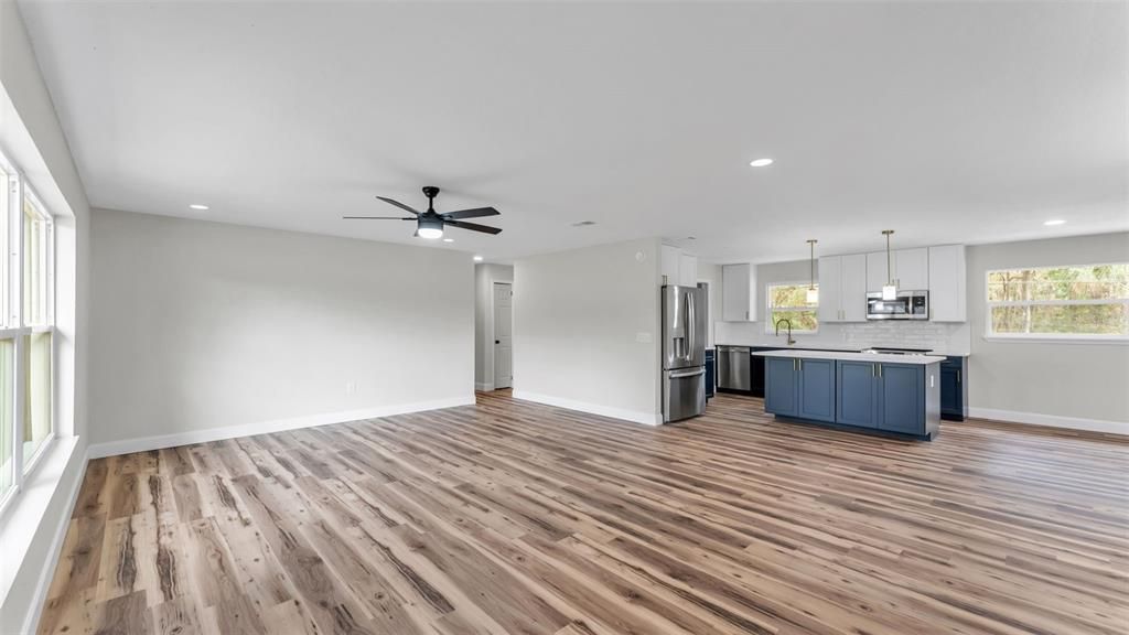 En Venta: $425,000 (3 camas, 2 baños, 2160 Pies cuadrados)