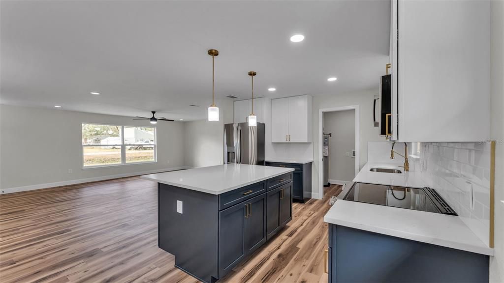 En Venta: $425,000 (3 camas, 2 baños, 2160 Pies cuadrados)