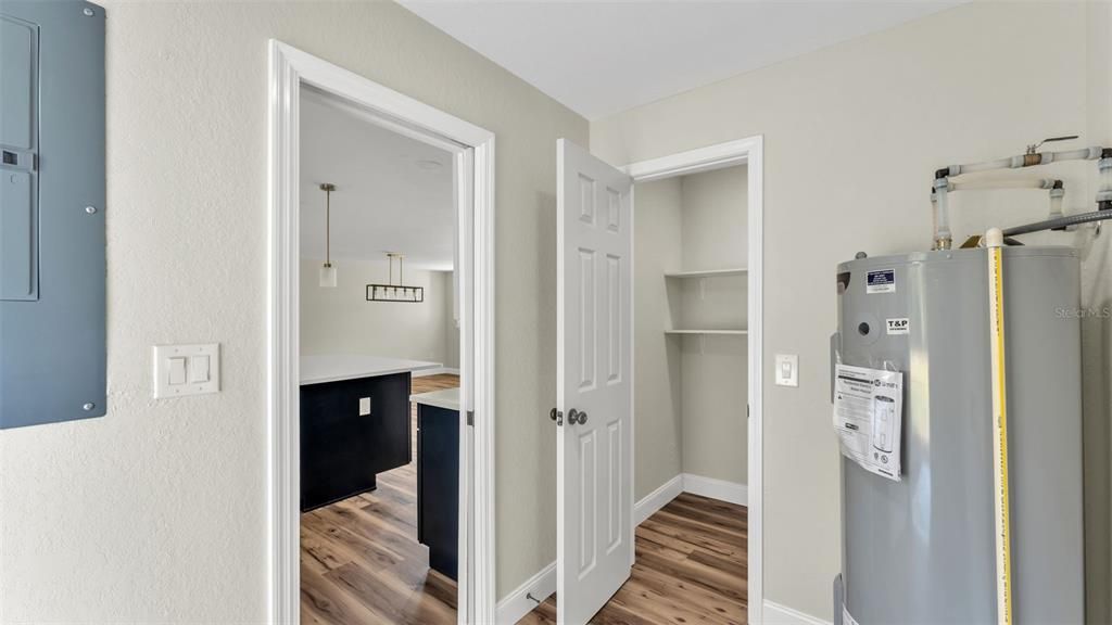 En Venta: $425,000 (3 camas, 2 baños, 2160 Pies cuadrados)