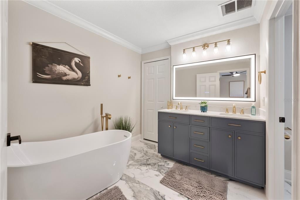 En Venta: $620,000 (3 camas, 2 baños, 2081 Pies cuadrados)