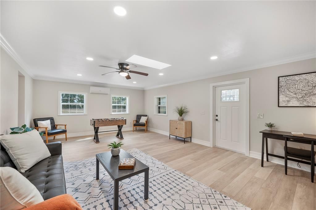 En Venta: $620,000 (3 camas, 2 baños, 2081 Pies cuadrados)