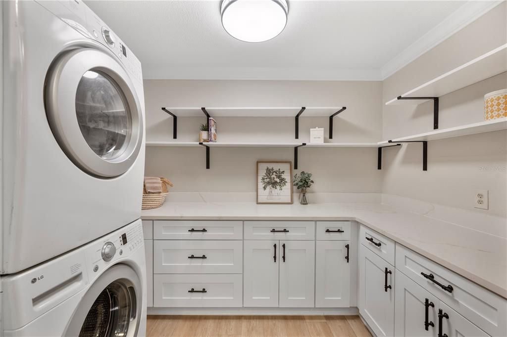 En Venta: $620,000 (3 camas, 2 baños, 2081 Pies cuadrados)