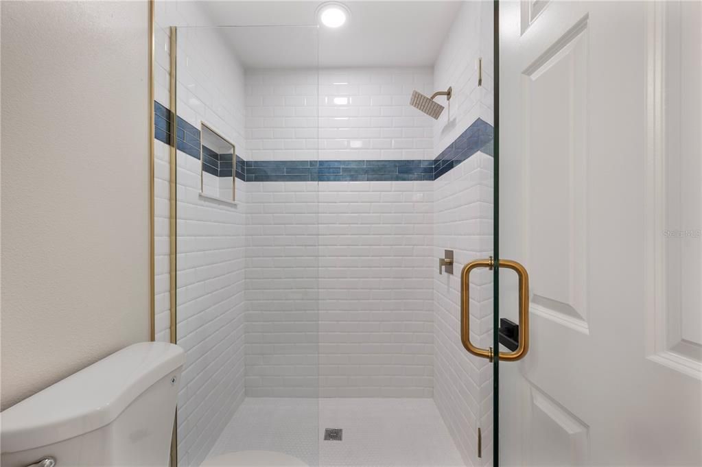 En Venta: $620,000 (3 camas, 2 baños, 2081 Pies cuadrados)