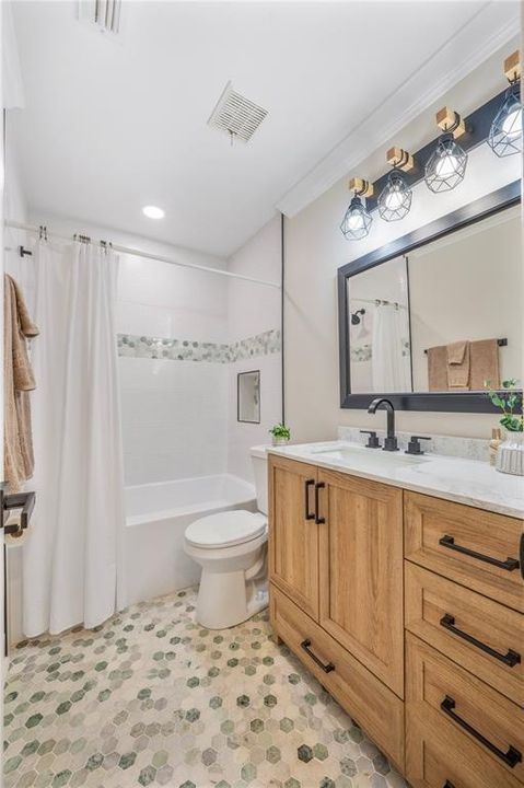 En Venta: $620,000 (3 camas, 2 baños, 2081 Pies cuadrados)