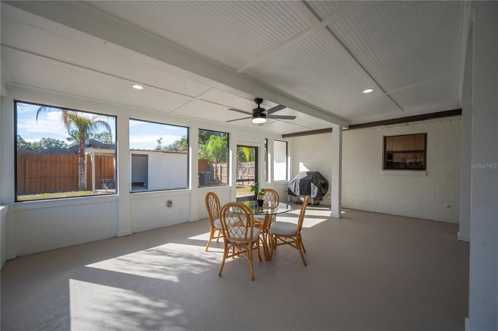 En Venta: $620,000 (3 camas, 2 baños, 2081 Pies cuadrados)