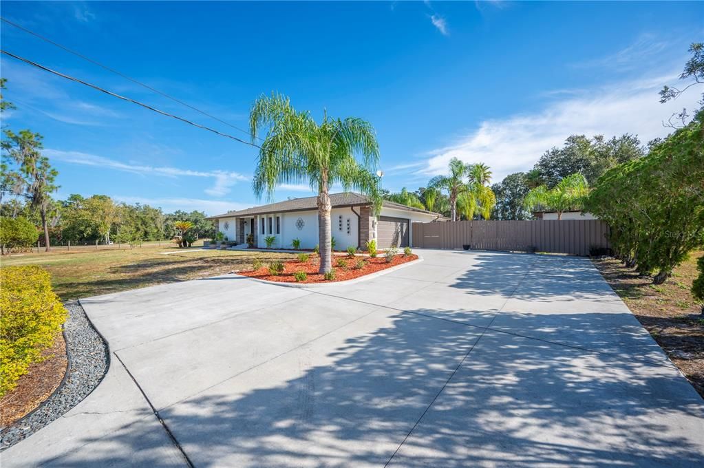 En Venta: $620,000 (3 camas, 2 baños, 2081 Pies cuadrados)