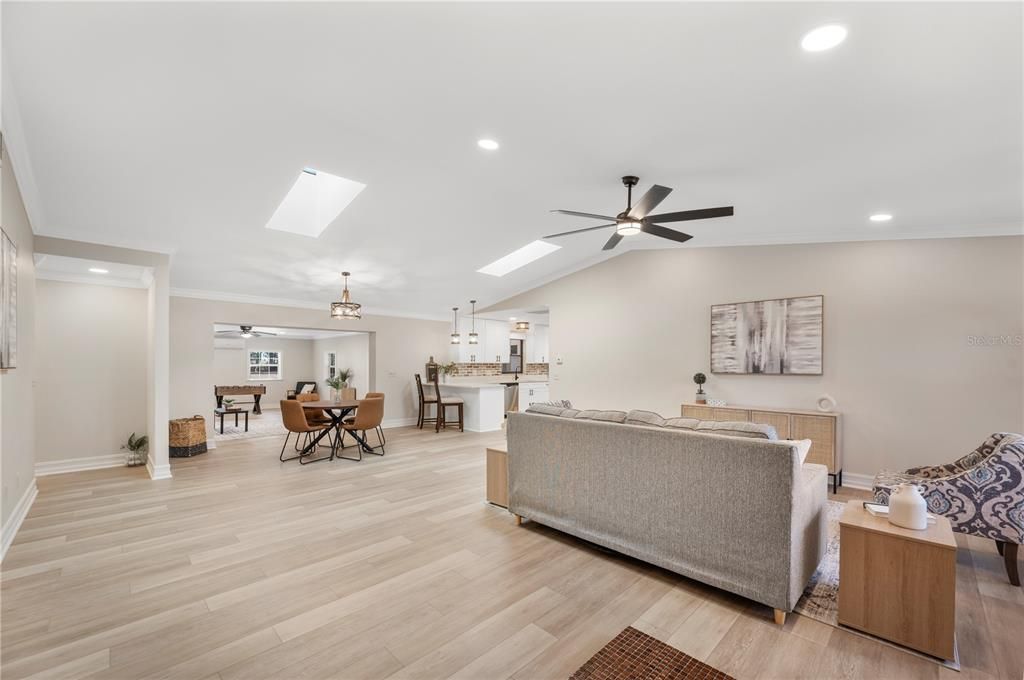 En Venta: $620,000 (3 camas, 2 baños, 2081 Pies cuadrados)