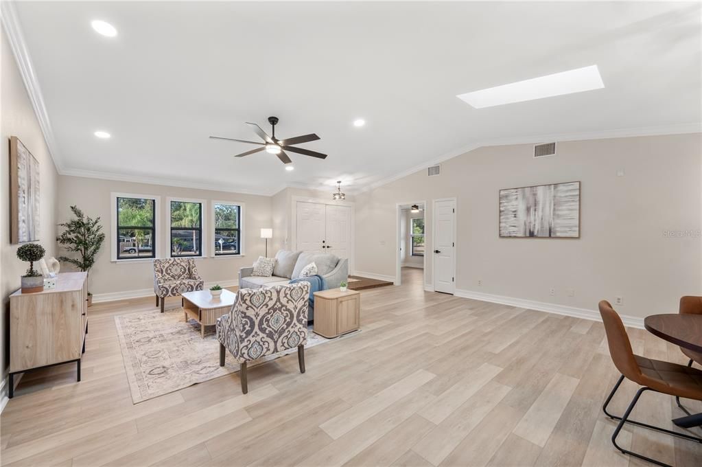 En Venta: $620,000 (3 camas, 2 baños, 2081 Pies cuadrados)