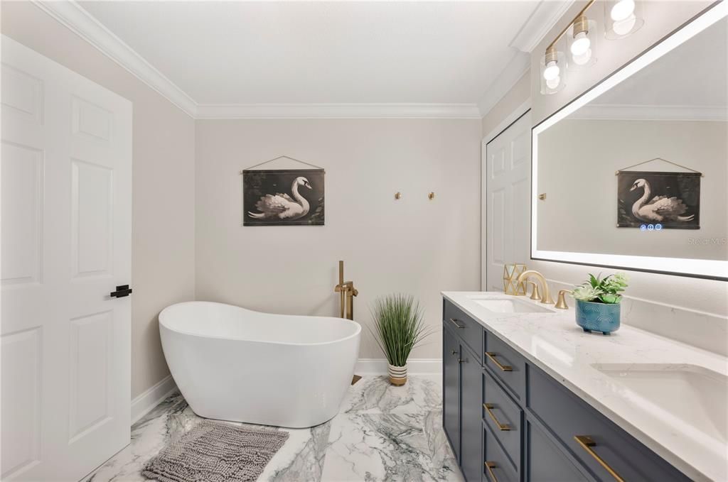 En Venta: $620,000 (3 camas, 2 baños, 2081 Pies cuadrados)