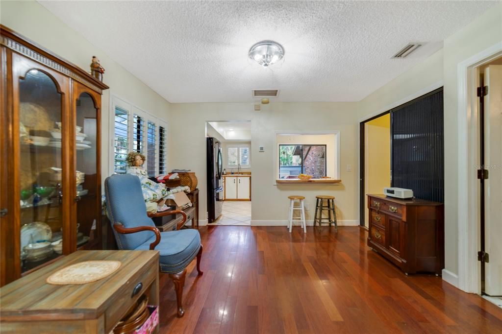 En Venta: $239,900 (2 camas, 2 baños, 1248 Pies cuadrados)