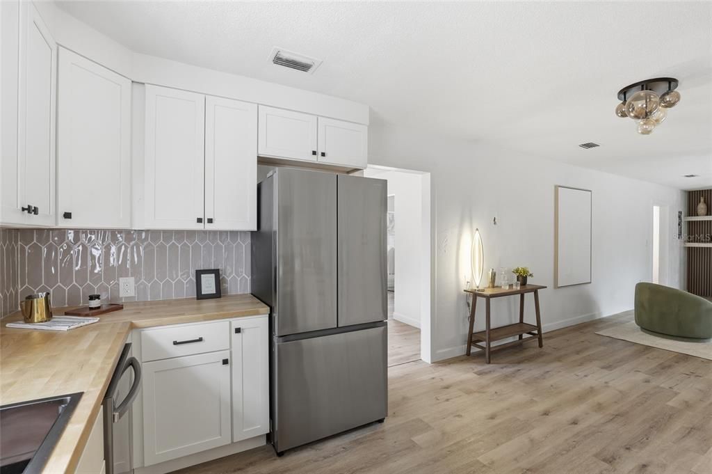 For Sale: $499,900 (3 beds, 2 baths, 2452 Square Feet)