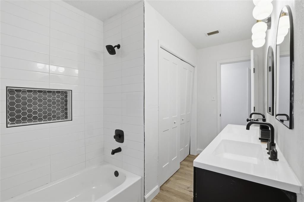 For Sale: $499,900 (3 beds, 2 baths, 2452 Square Feet)