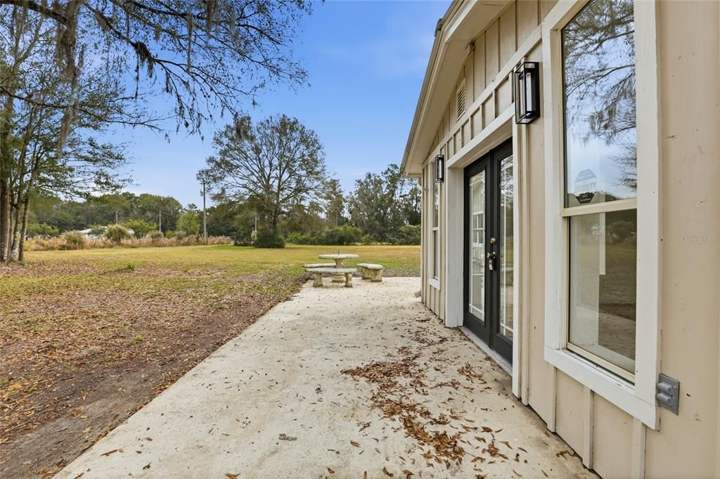 For Sale: $499,900 (3 beds, 2 baths, 2452 Square Feet)