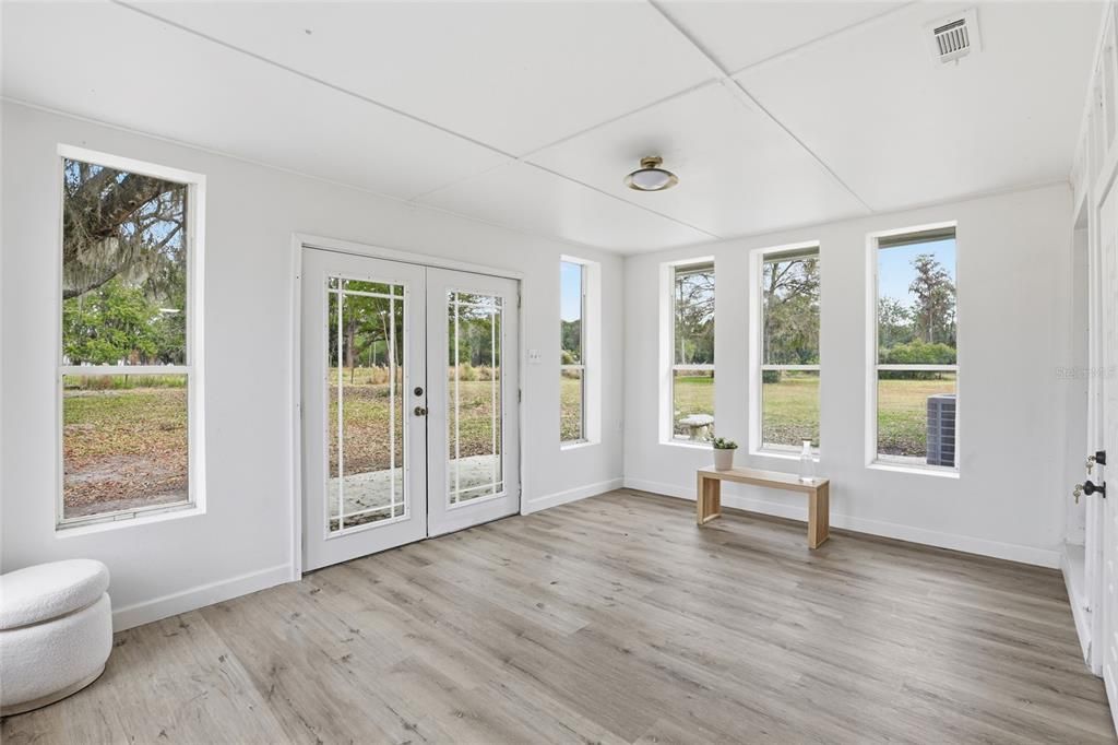 For Sale: $499,900 (3 beds, 2 baths, 2452 Square Feet)