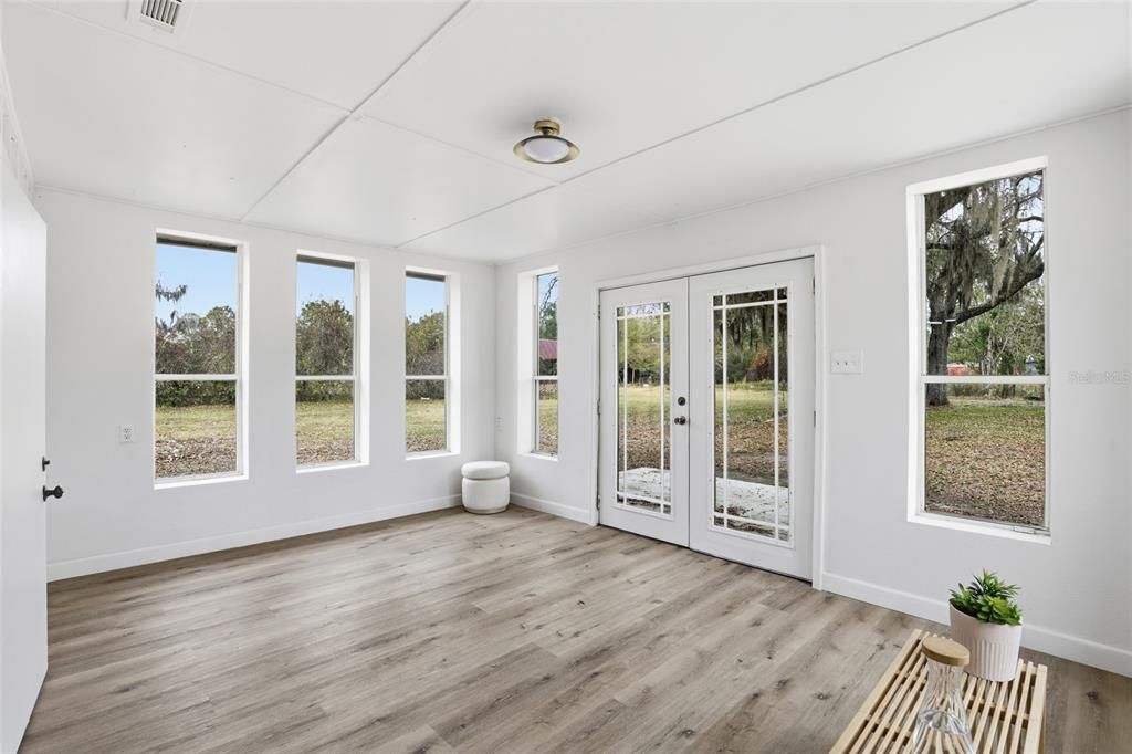 For Sale: $499,900 (3 beds, 2 baths, 2452 Square Feet)