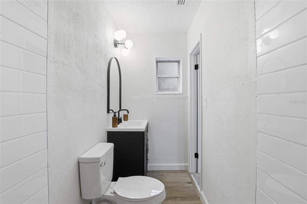 For Sale: $499,900 (3 beds, 2 baths, 2452 Square Feet)