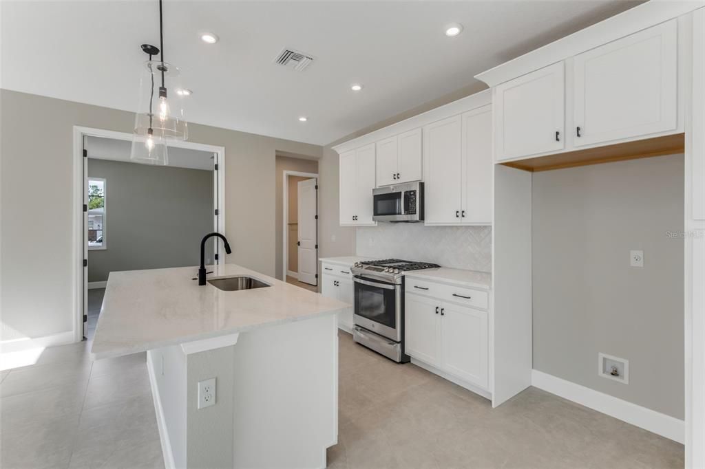 For Sale: $424,990 (2 beds, 2 baths, 1434 Square Feet)