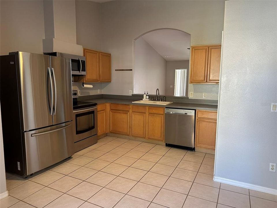 For Rent: $2,395 (3 beds, 2 baths, 1506 Square Feet)