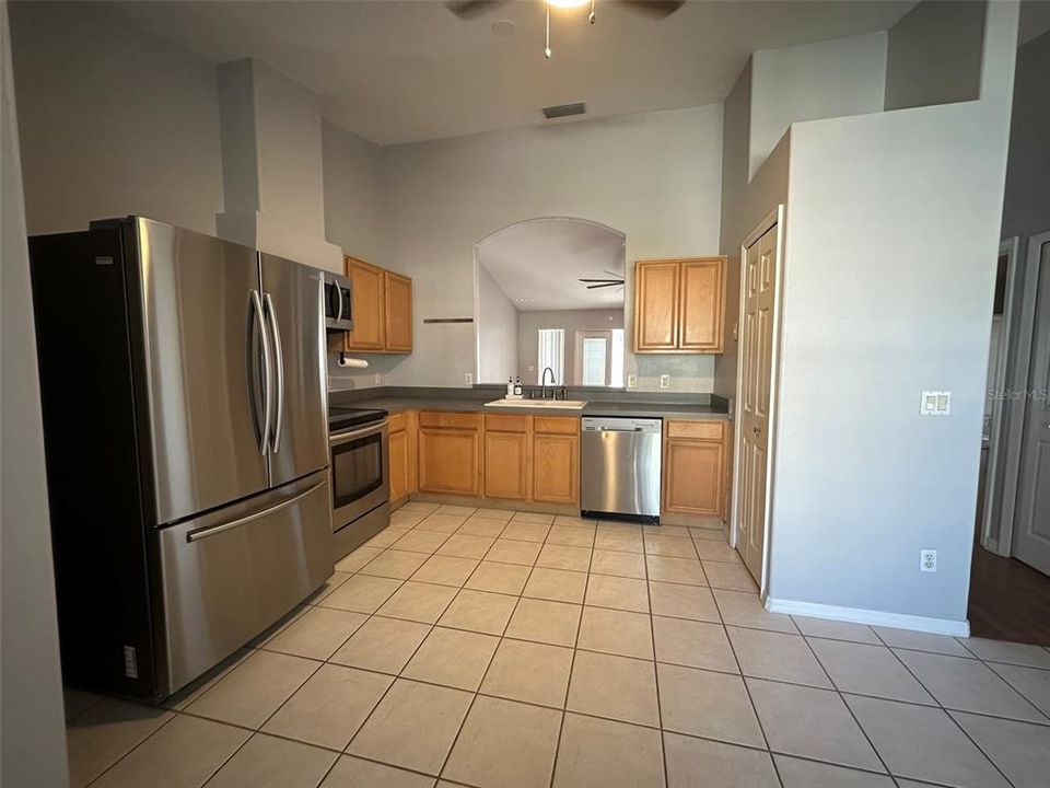 For Rent: $2,395 (3 beds, 2 baths, 1506 Square Feet)
