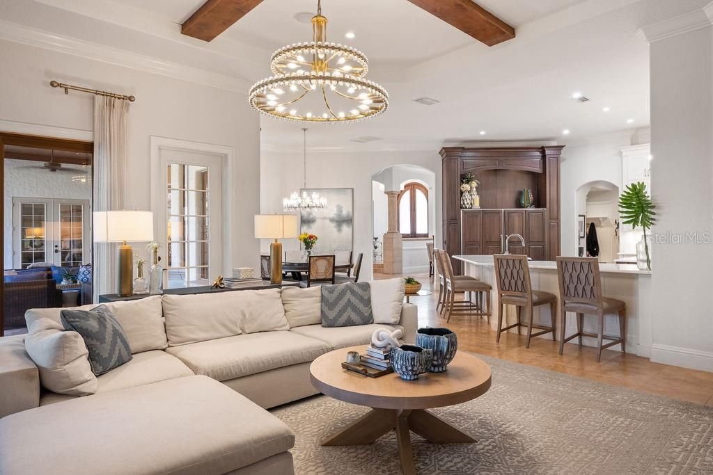 For Sale: $2,895,000 (6 beds, 6 baths, 6834 Square Feet)