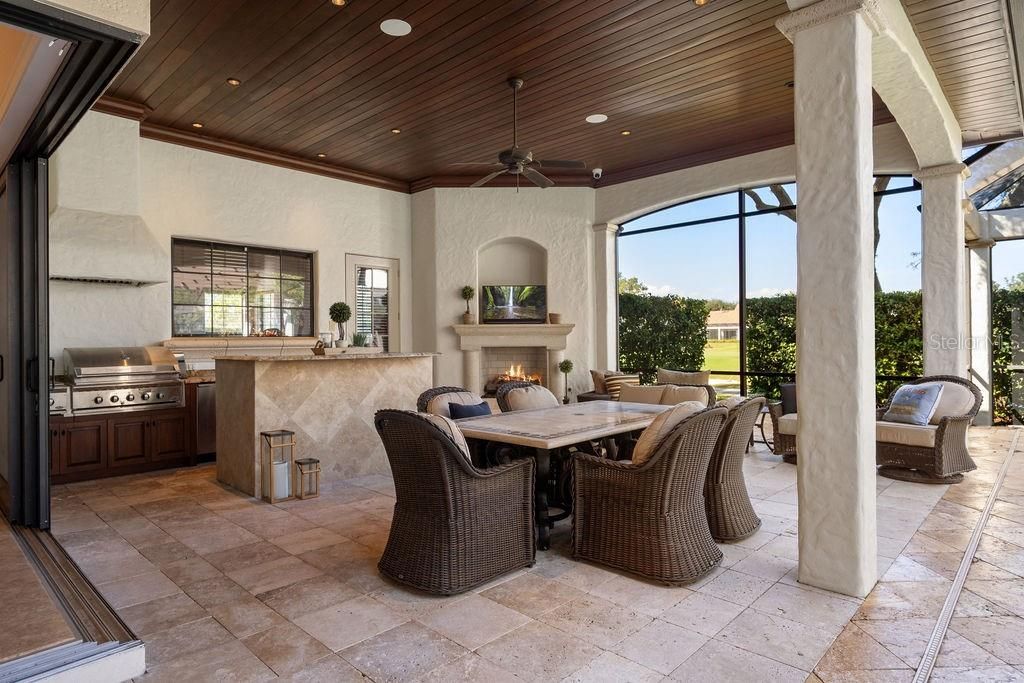 For Sale: $2,895,000 (6 beds, 6 baths, 6834 Square Feet)